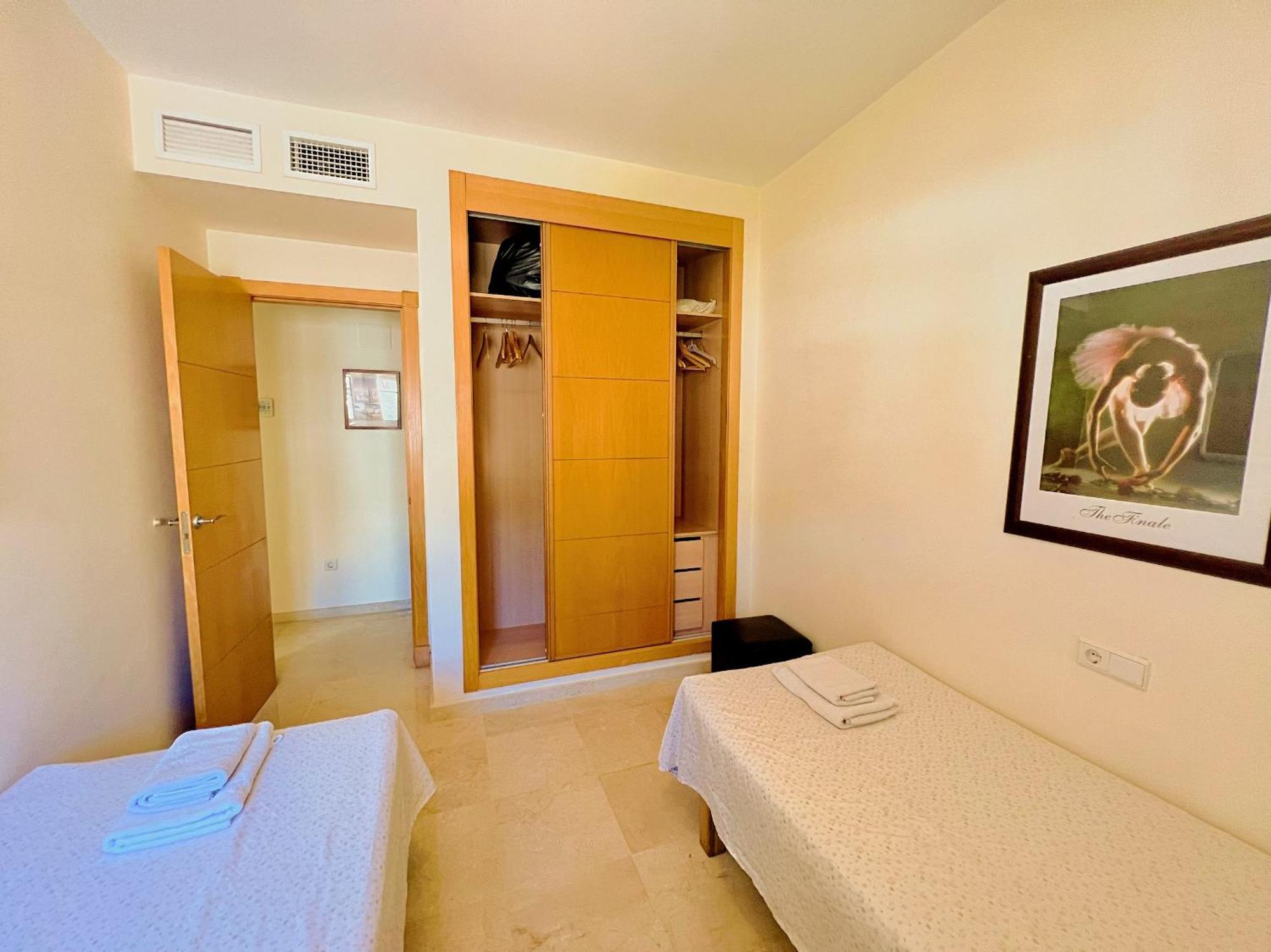 Beautiful Apartment With Pools, Playground And Paddle Tennis - Family Friendly And Near Vithas Hospital - Free Parking In Garage 베날마데나코스타 외부 사진
